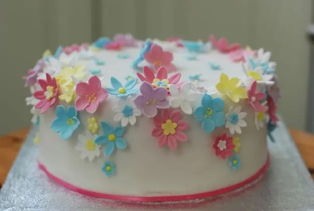 Come decorare una torta con fiori - Che fiori si possono mettere sulle torte torta con fiori - Che fiori si possono mettere sulle torte