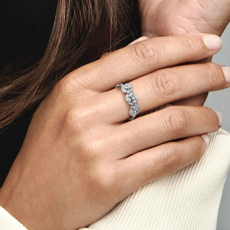 Anello Pandora Fiori: Un gioiello elegante e romantico - Come misurare un anello Pandora anello pandora fiori - Come misurare un anello Pandora