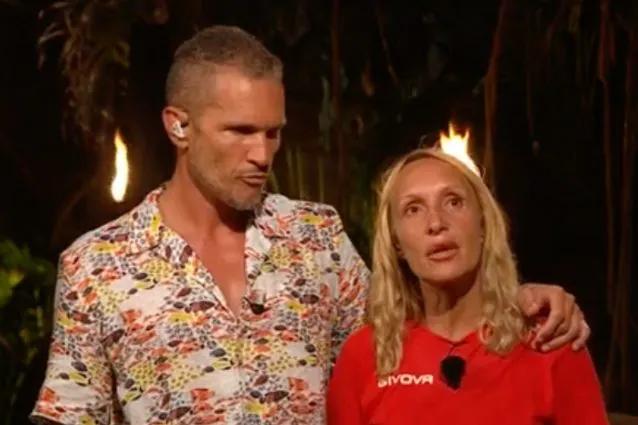 Fiore Argento: La Sorella Maggiore di Asia Argento all'Isola dei Famosi 2023 - Perché Fiore Argento ha lasciato l'isola fiore argento isola dei famosi - Perché Fiore Argento ha lasciato l'isola