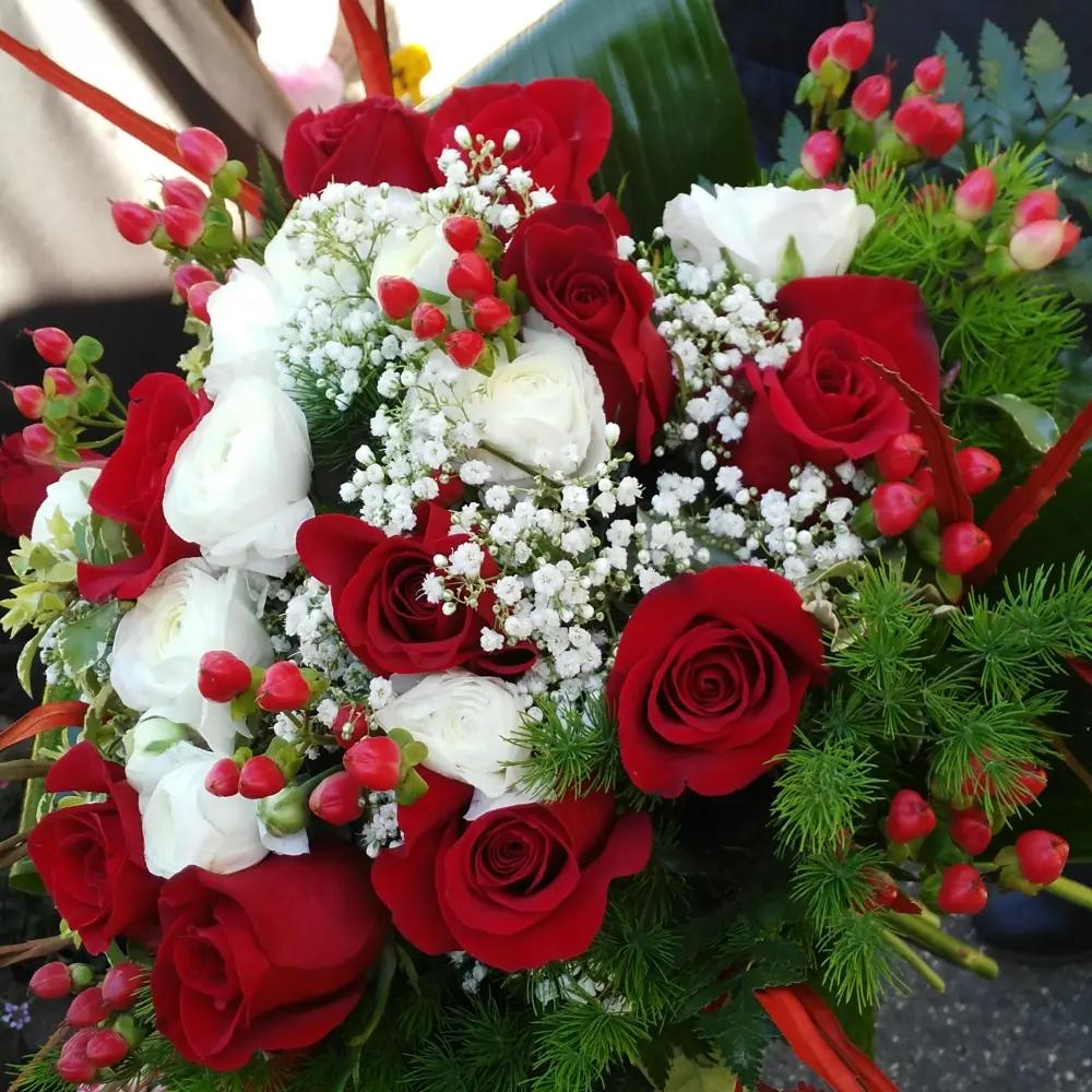 fiori laurea - Quante rose rosse si regalano per la laurea
