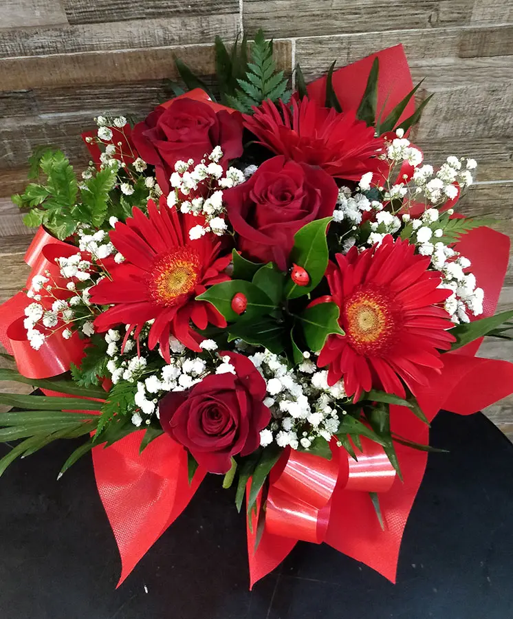 Il mazzo di fiori perfetto per una laurea - Quanto costa un mazzo di fiori per laurea mazzo di fiori per laurea - Quanto costa un mazzo di fiori per laurea