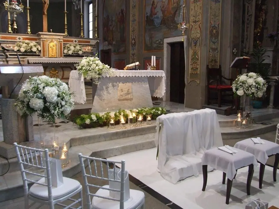 fiori matrimonio chiesa altare - Quanto costano i fiori per la chiesa matrimonio