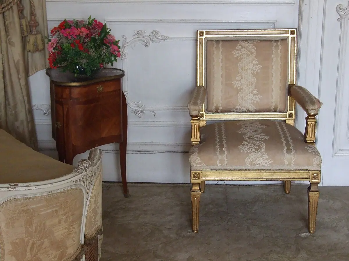 Poltrona a forma di fiore: un complemento d'arredo unico - A cosa serve una poltrona poltrona a forma di fiore - A cosa serve una poltrona