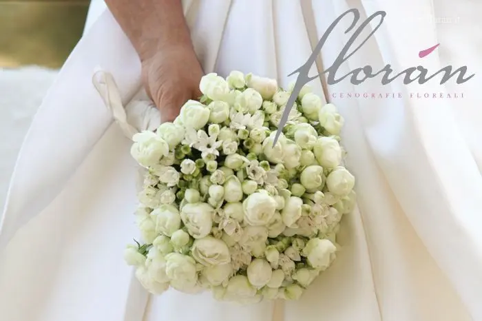 Bouquet di Fiori d'Arancio e Peonie: La Perfetta Combinazione Floreale per un Matrimonio da Sogno - Che fiori abbinare alle peonie bouquet fiori d'arancio e peonie - Che fiori abbinare alle peonie