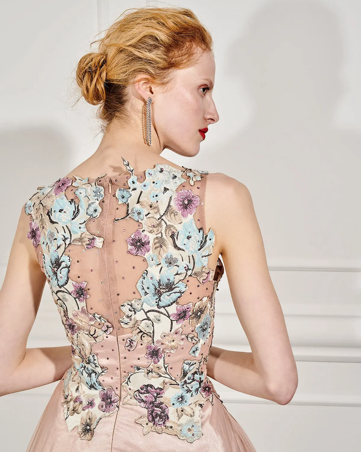 tulle con fiori applicati - Che materiale è il tulle