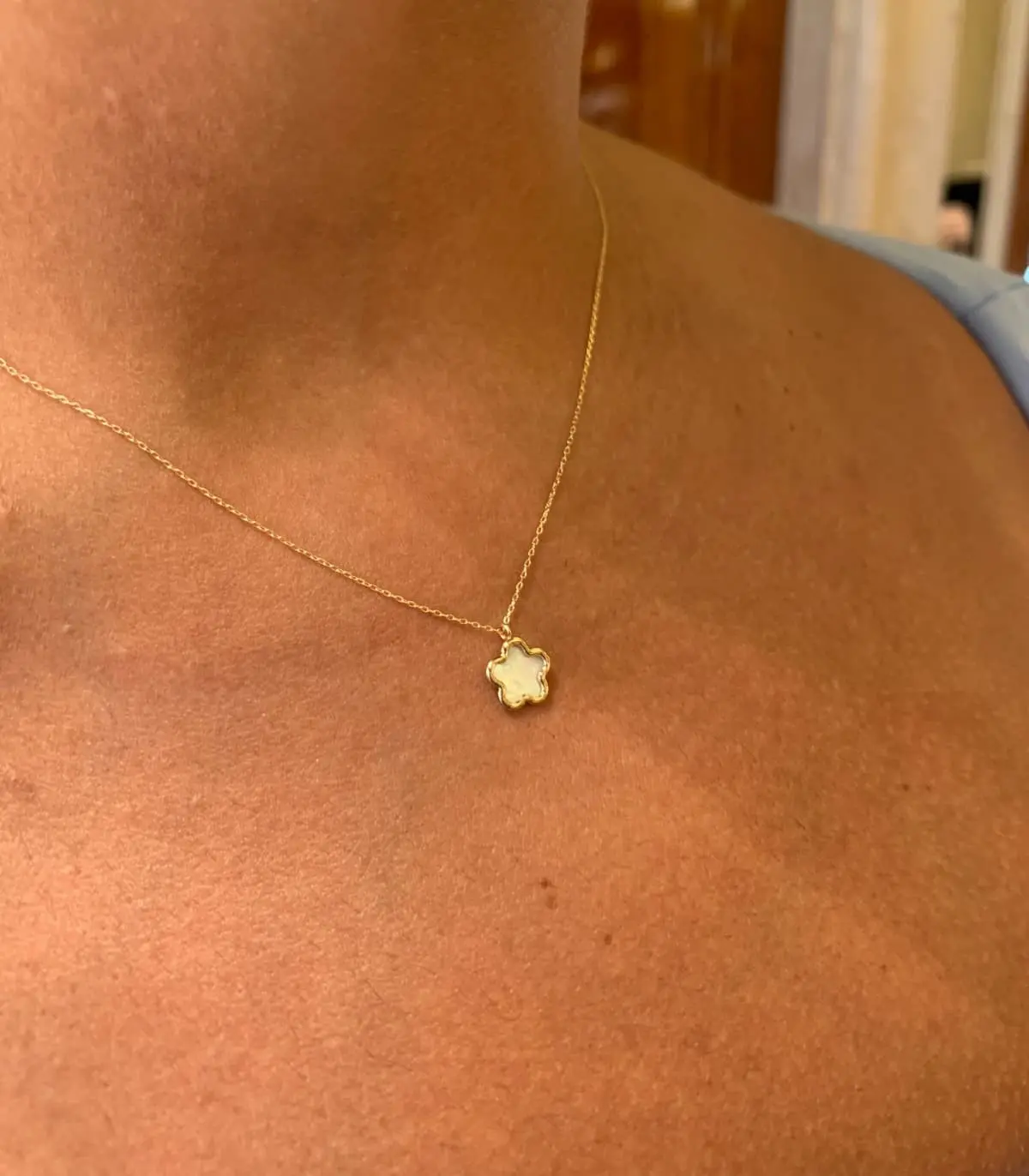Che significato ha il regalo di una collana - Che significato ha il regalo di una collana collana fiore - Che significato ha il regalo di una collana