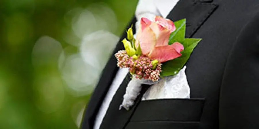 fiori all'occhiello sposo - Chi deve indossare la bottoniera al matrimonio