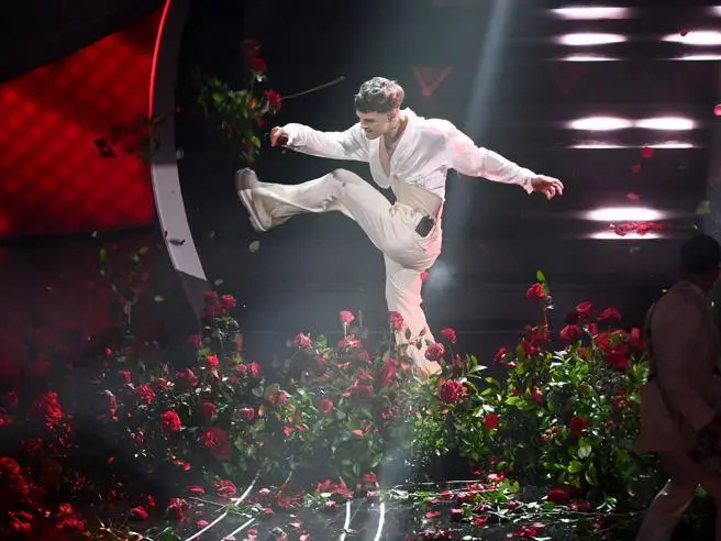 sanremo distrugge i fiori - Chi ha distrutto il palco di Sanremo 2023