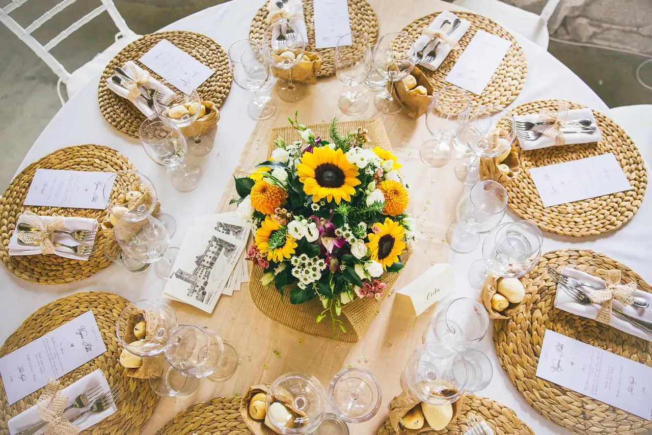 centrotavola fiori per nozze d'oro - Come addobbare per nozze d'oro