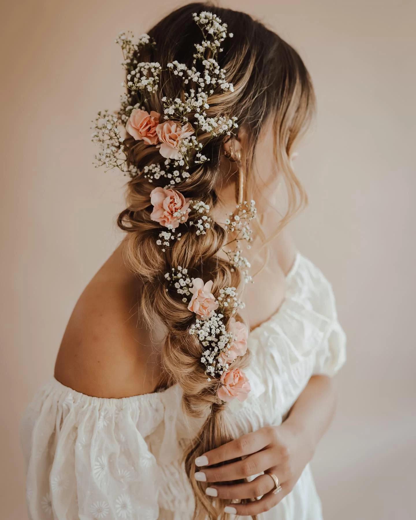 Treccia con Fiori: Un tocco floreale per i tuoi capelli - Come dormire con la treccia treccia con fiori - Come dormire con la treccia
