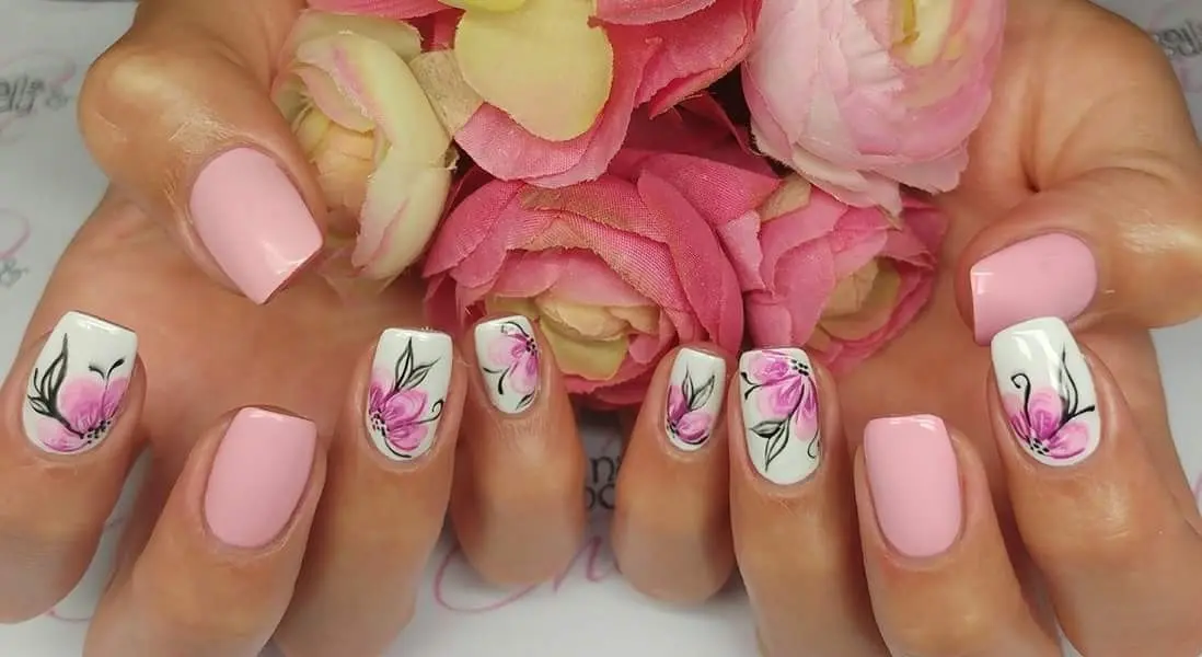 unghia decorate con fiori - Come fare le unghie a forma di mandorla