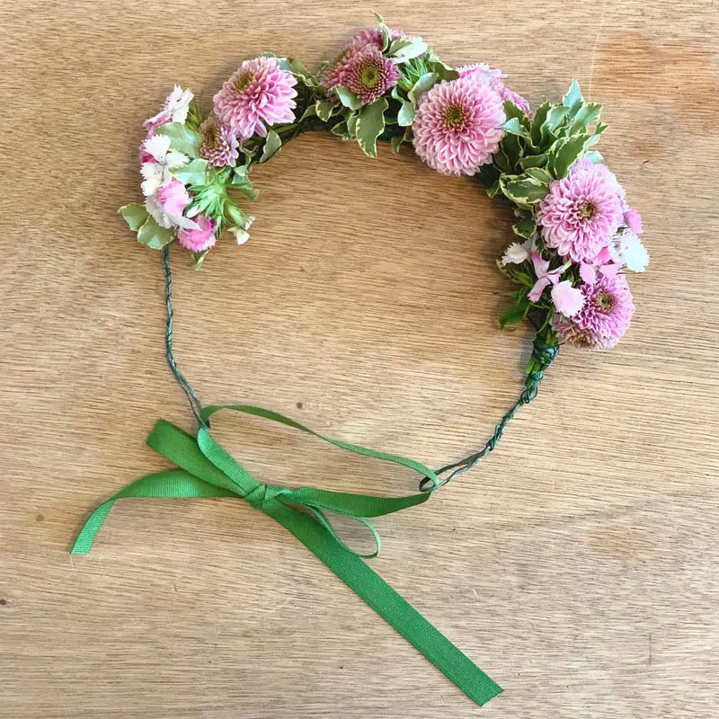 Come realizzare una coroncina di fiori freschi - Come fare una coroncina di Gypsophila coroncine di fiori freschi - Come fare una coroncina di Gypsophila