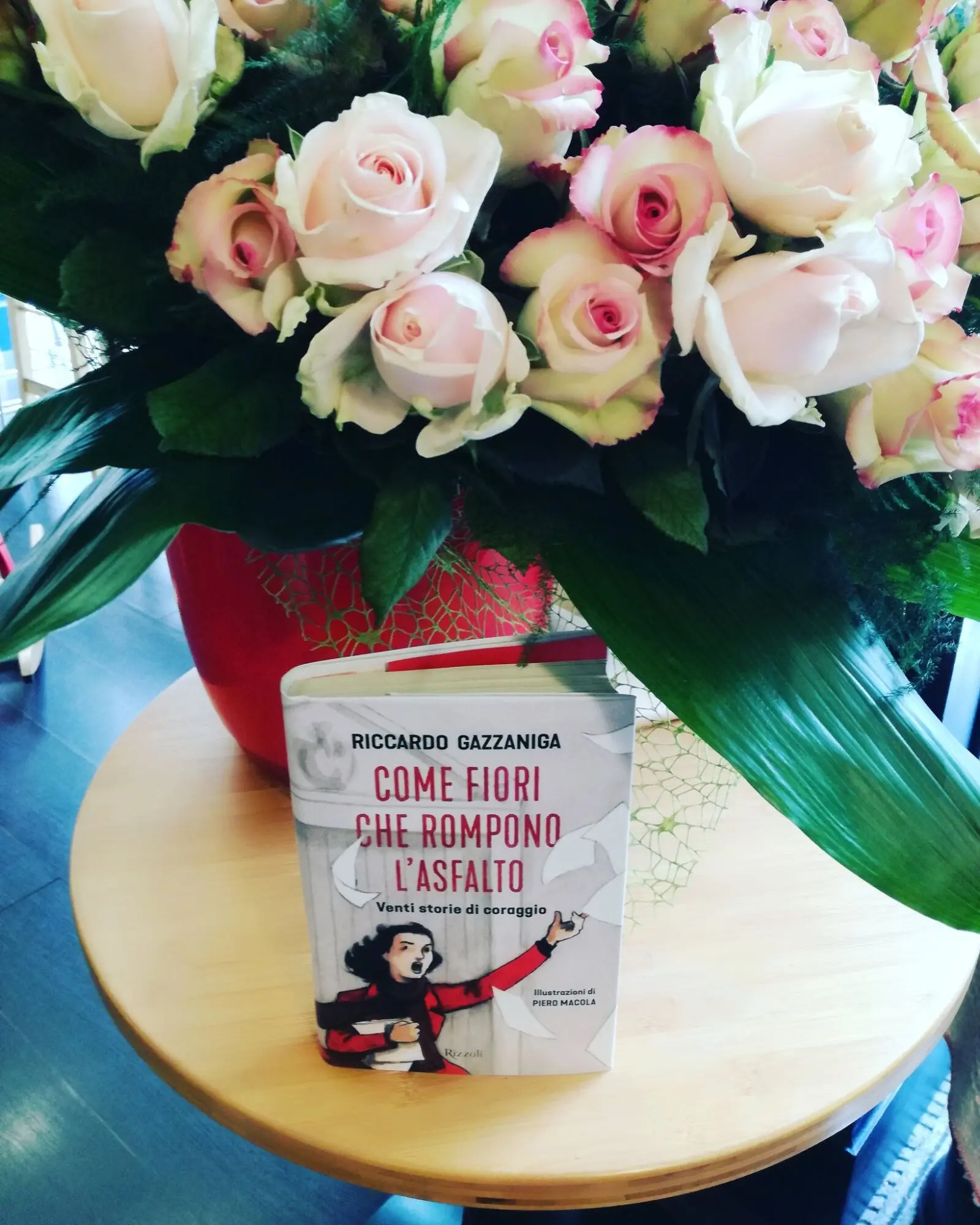 Come fiori che rompono l'asfalto: Storie di coraggio e resilienza - Come fiori che rompono l'asfalto casa editrice come fiori che rompono l'asfalto - Come fiori che rompono l'asfalto casa editrice