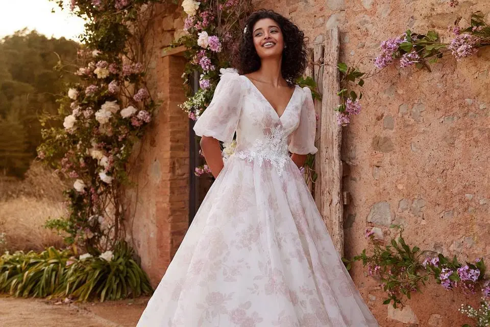 abito sposa fiori colorati - Come scegliere il bouquet perfetto