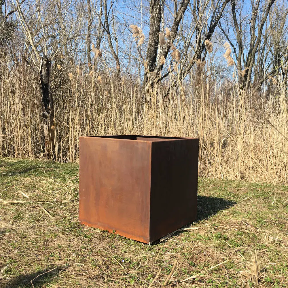 Fioriere in acciaio corten: eleganza e resistenza