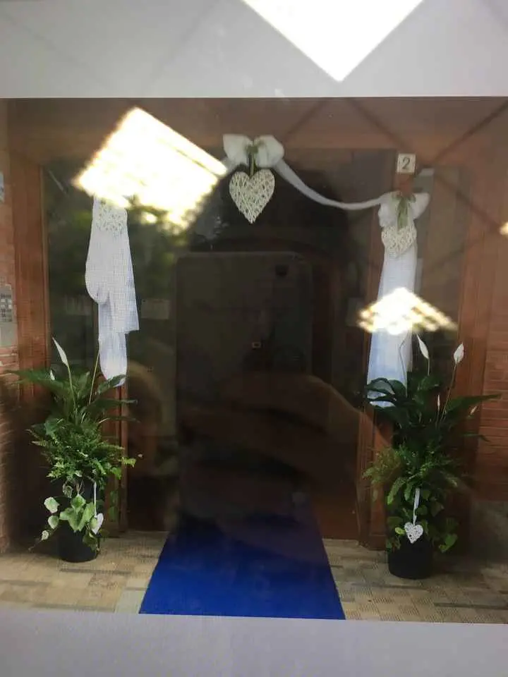 Fiori a casa dello sposo: come addobbare la casa del matrimonio - Cosa deve fare la mamma dello sposo in chiesa fiori a casa dello sposo - Cosa deve fare la mamma dello sposo in chiesa