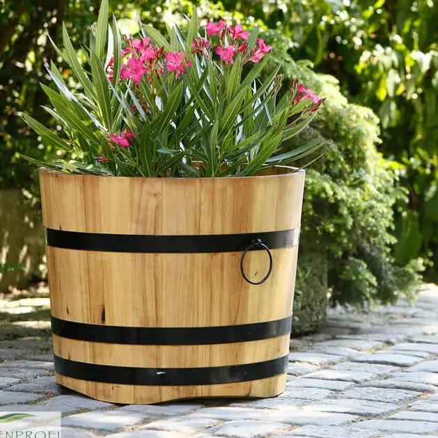 Fioriere con botti di legno: un tocco rustico per il tuo giardino - Cosa fare con le doghe delle botti fioriere con botti di legno - Cosa fare con le doghe delle botti