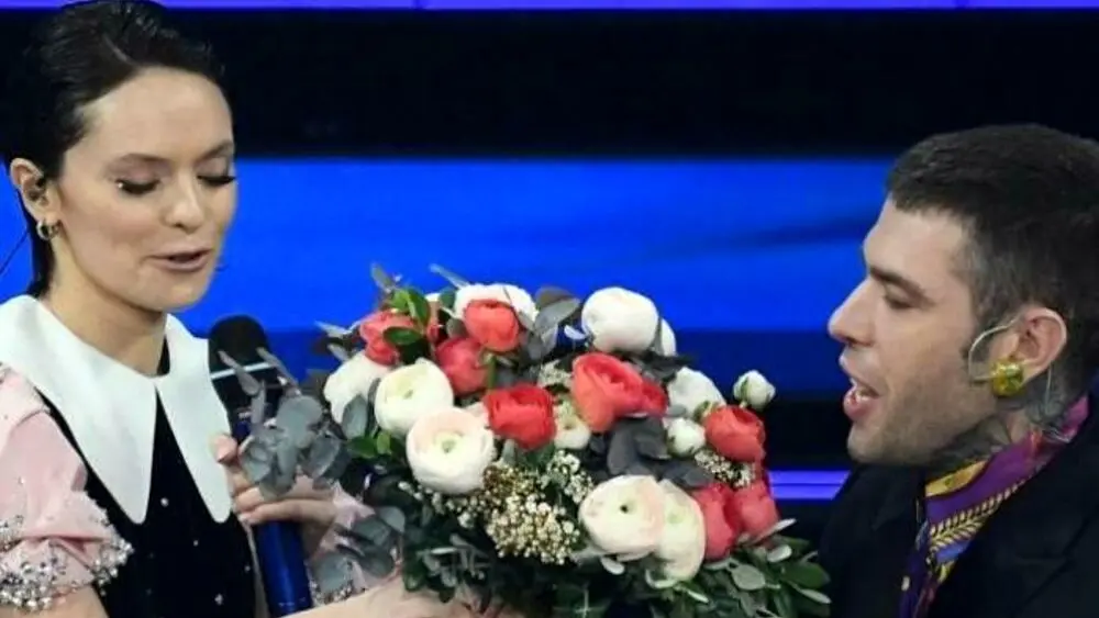 A chi ha dato i fiori Fedez: tutto quello che devi sapere - Cosa ha detto Fedez ieri sera al Festival di Sanremo a chi ha dato i fiori fedez - Cosa ha detto Fedez ieri sera al Festival di Sanremo