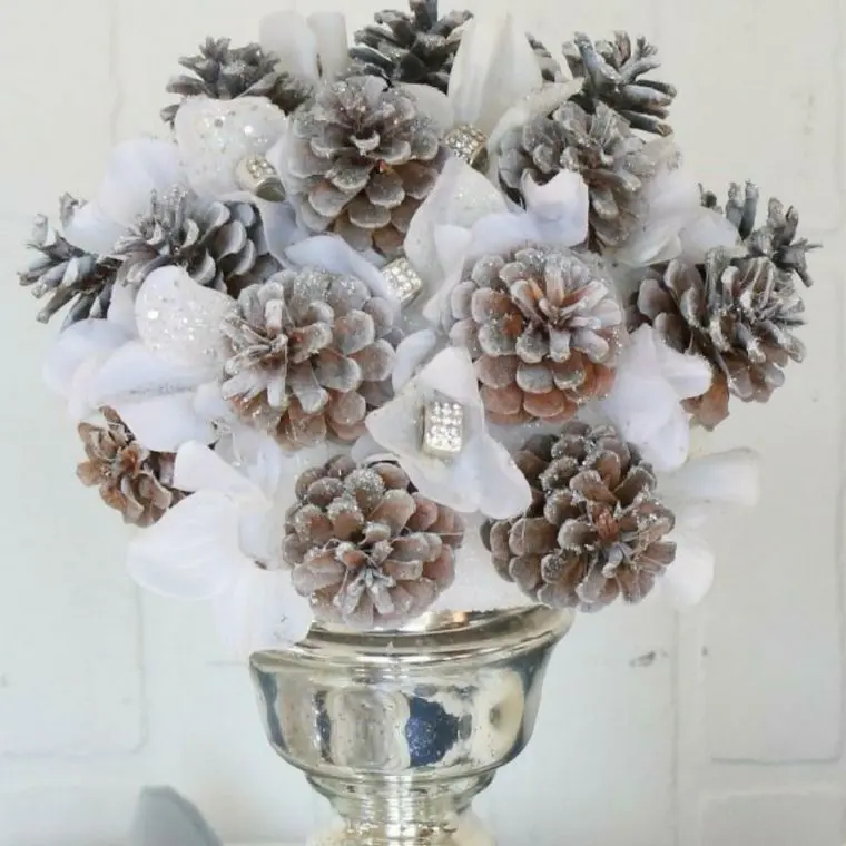 Vaso con fiori di Natale: una decorazione festiva per il periodo più speciale dell'anno - Cosa mettere in un vaso a Natale vaso con fiori di natale - Cosa mettere in un vaso a Natale