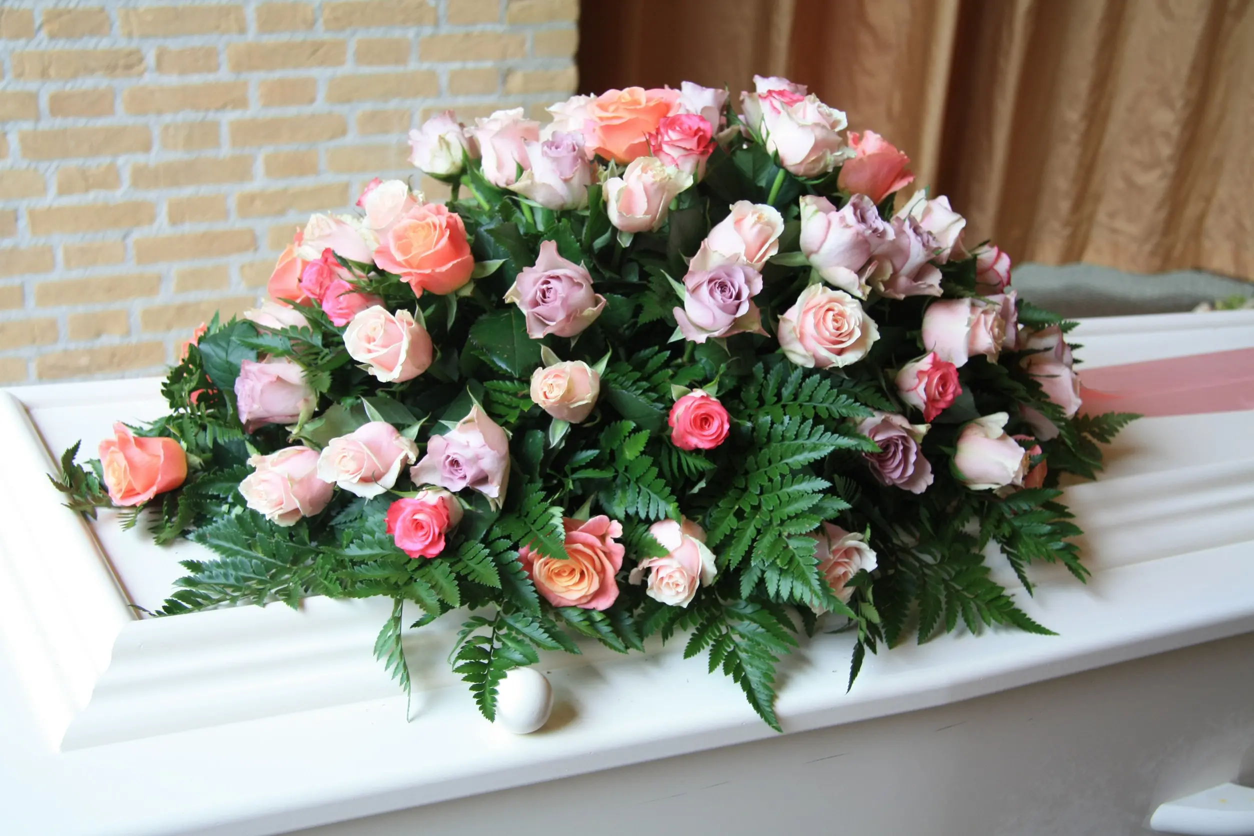 Alternativa ai fiori funerale: una guida completa per omaggiare una persona defunta - Cosa portare ai parenti di un morto alternativa ai fiori funerale - Cosa portare ai parenti di un morto