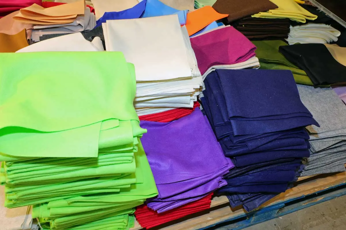 Fiori in pannolenci: crea meravigliose composizioni floreali con questo versatile materiale - Cosa realizzare con il pannolenci fiori in pannolenci - Cosa realizzare con il pannolenci