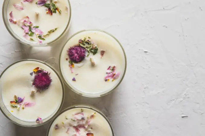 Candele con fiori secchi: un tocco di natura nella tua casa - Cosa serve per fare una candela profumata candele con fiori secchi - Cosa serve per fare una candela profumata