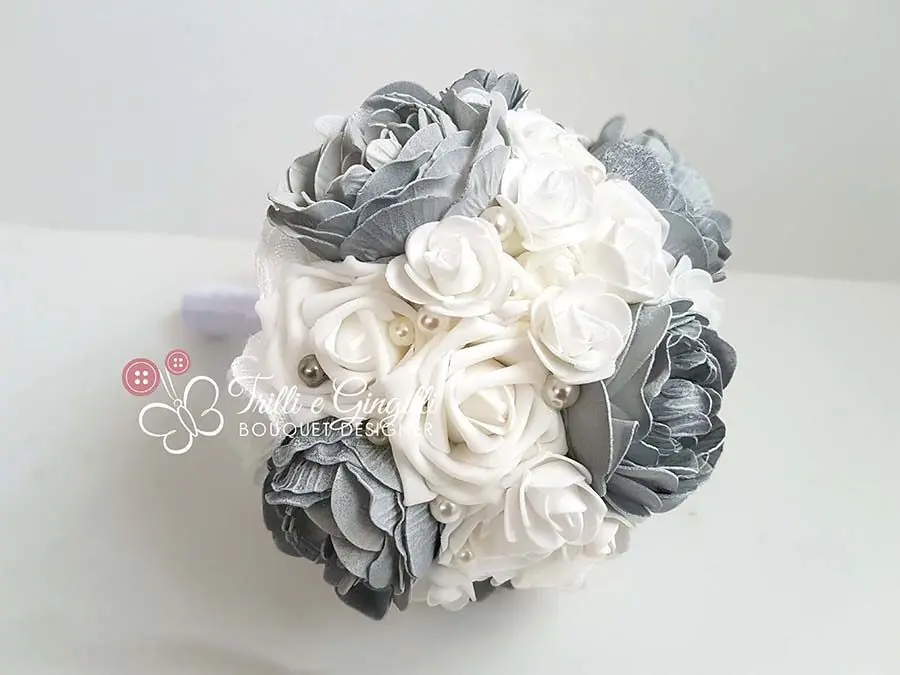 Fiori per 25 anni di matrimonio: un'occasione speciale da celebrare con eleganza e significato - Cosa si fa per le nozze d'argento fiori per 25 anni di matrimonio - Cosa si fa per le nozze d'argento