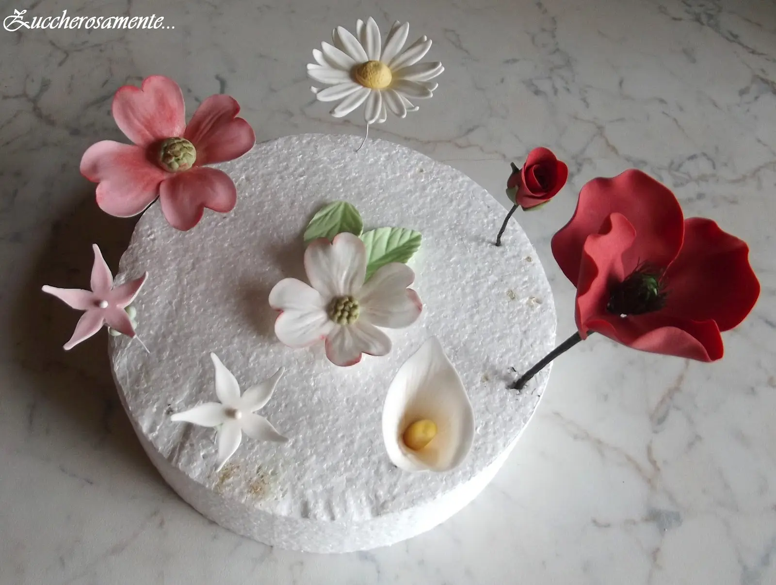 fiori pasta di zucchero facili - Cosa si usa per lucidare la pasta di zucchero
