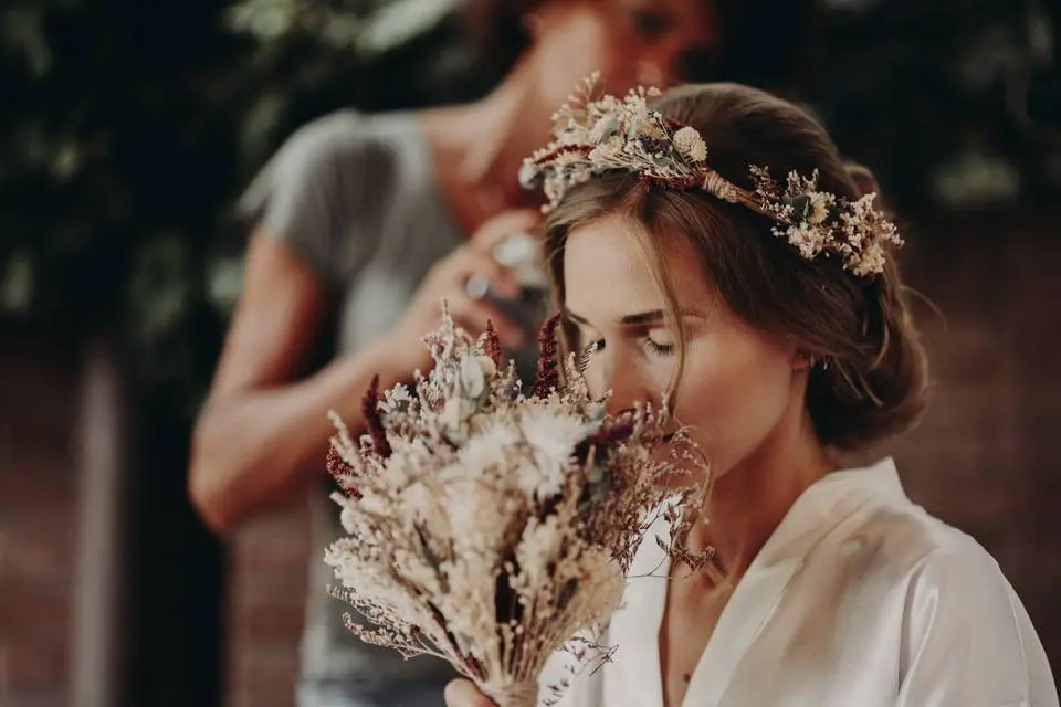 Fiori per capelli da sposa: un tocco di eleganza per il tuo giorno speciale - Cosa sono i punti luce capelli fiori capelli sposa - Cosa sono i punti luce capelli