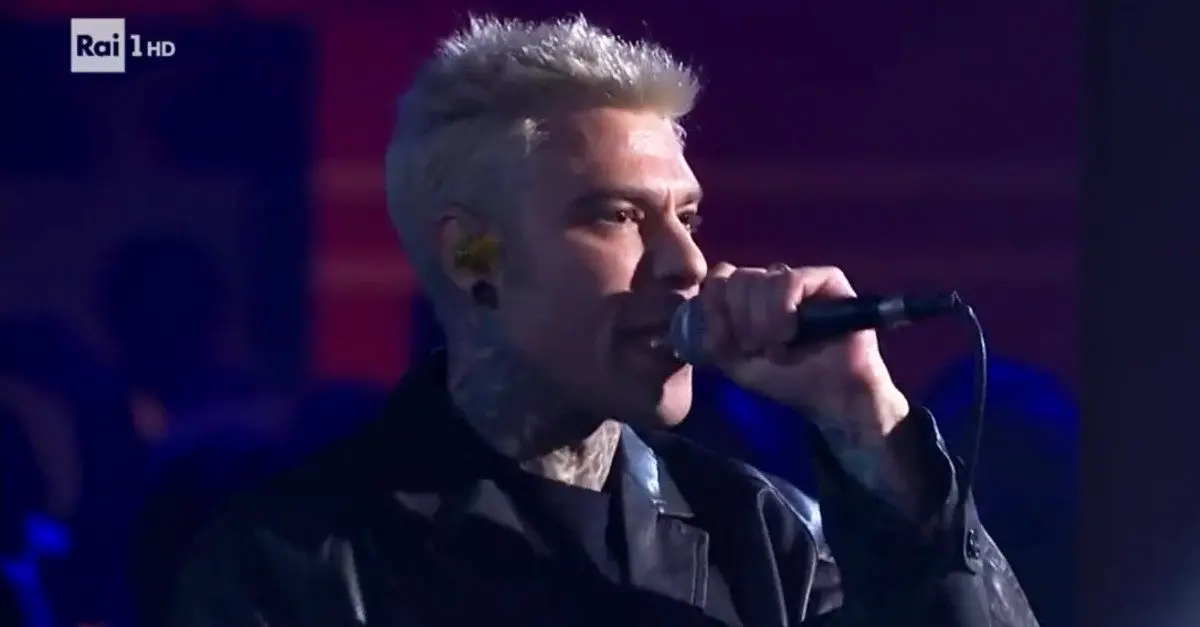 A chi ha dato i fiori Fedez a Sanremo? - Cosa voleva dire Fedez a Sanremo a chi ha dato i fiori fedez a sanremo - Cosa voleva dire Fedez a Sanremo