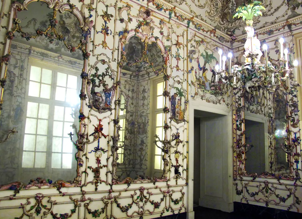 ceramiche capodimonte fiori - Dove si trovano le ceramiche di Capodimonte
