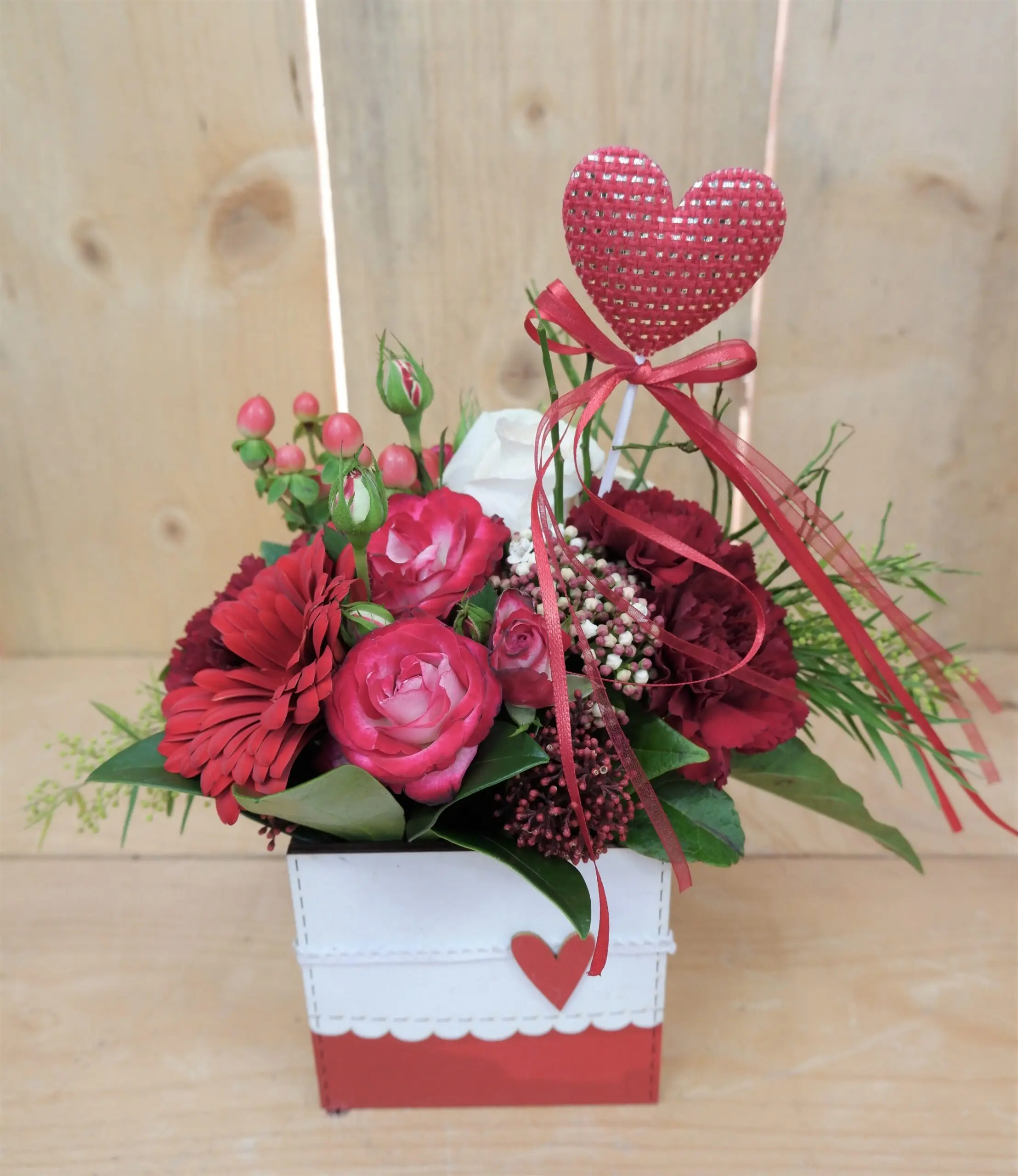 Scatole con fiori: l'opzione perfetta per sorprendere chi ami - Quali fiori per 90 anni donna scatole con fiori - Quali fiori per 90 anni donna