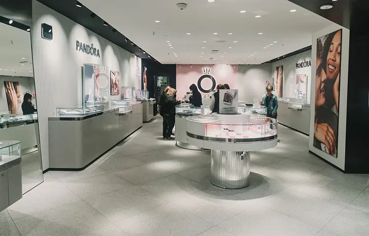pandora latina fiori - Quanti negozi Pandora ci sono in Italia