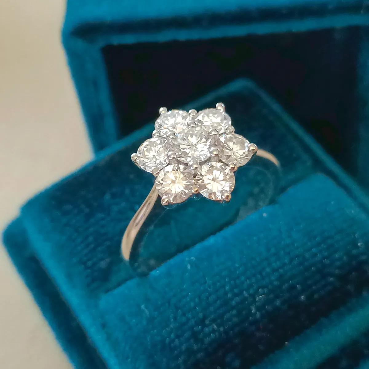 anello fiore diamanti - Quanto costa un anello di diamanti da 1 carato