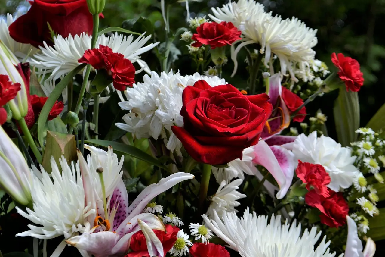 Quanto costa una corona di fiori per un funerale? - Quanto costa una corona per i morti quanto costa una corona di fiori - Quanto costa una corona per i morti