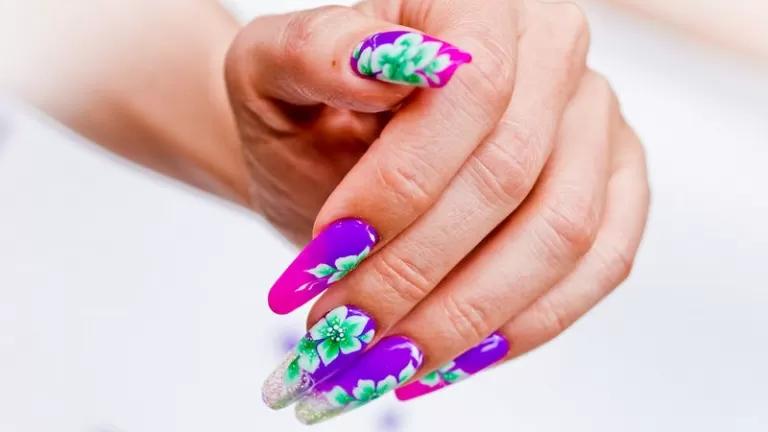 Nail Art Fiore: Un'Esplosione di Creatività sulle Tue Unghie - Quanto costano le nail art nail art fiore - Quanto costano le nail art