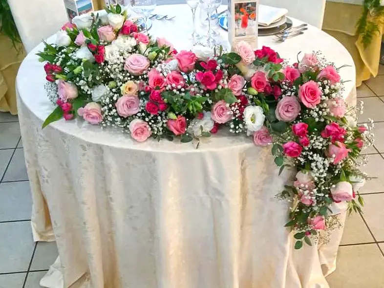 Composizioni Fiori Matrimonio: Come Creare un'Atmosfera Magica - Quanto si spende in media per i fiori di un matrimonio composizioni fiori matrimonio - Quanto si spende in media per i fiori di un matrimonio